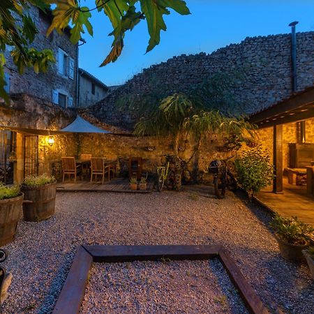 La Maison Au Puits Cordes Sur Ciel Luaran gambar
