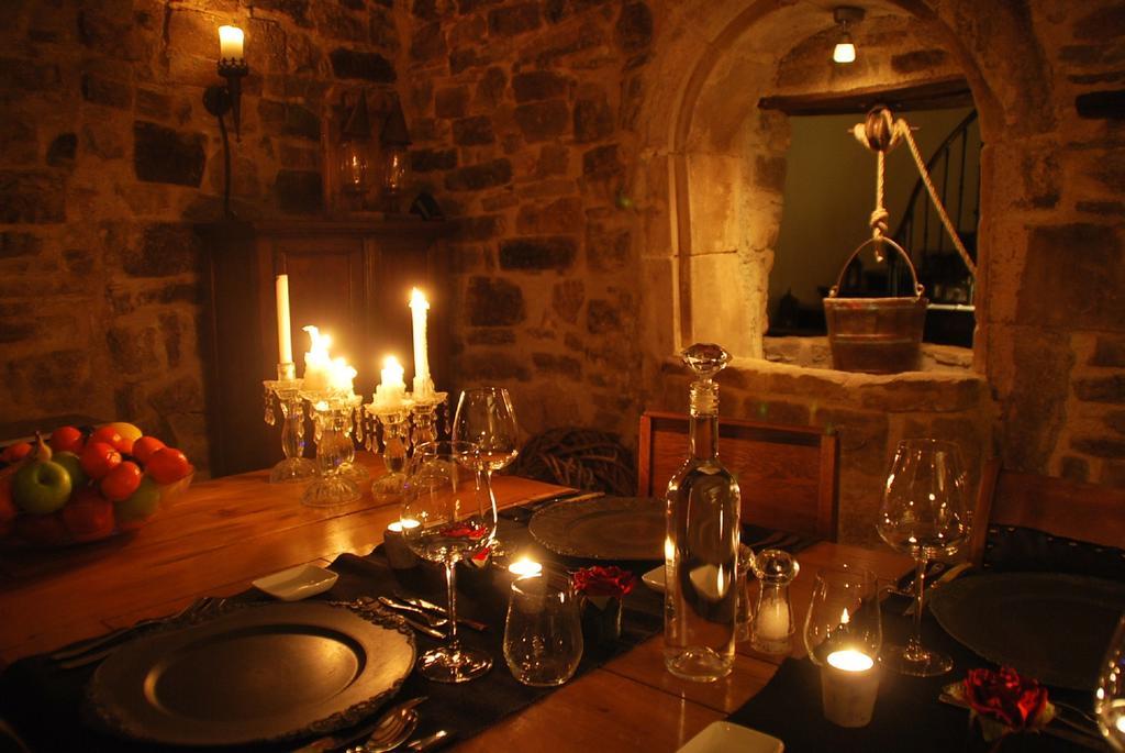 La Maison Au Puits Cordes Sur Ciel Luaran gambar
