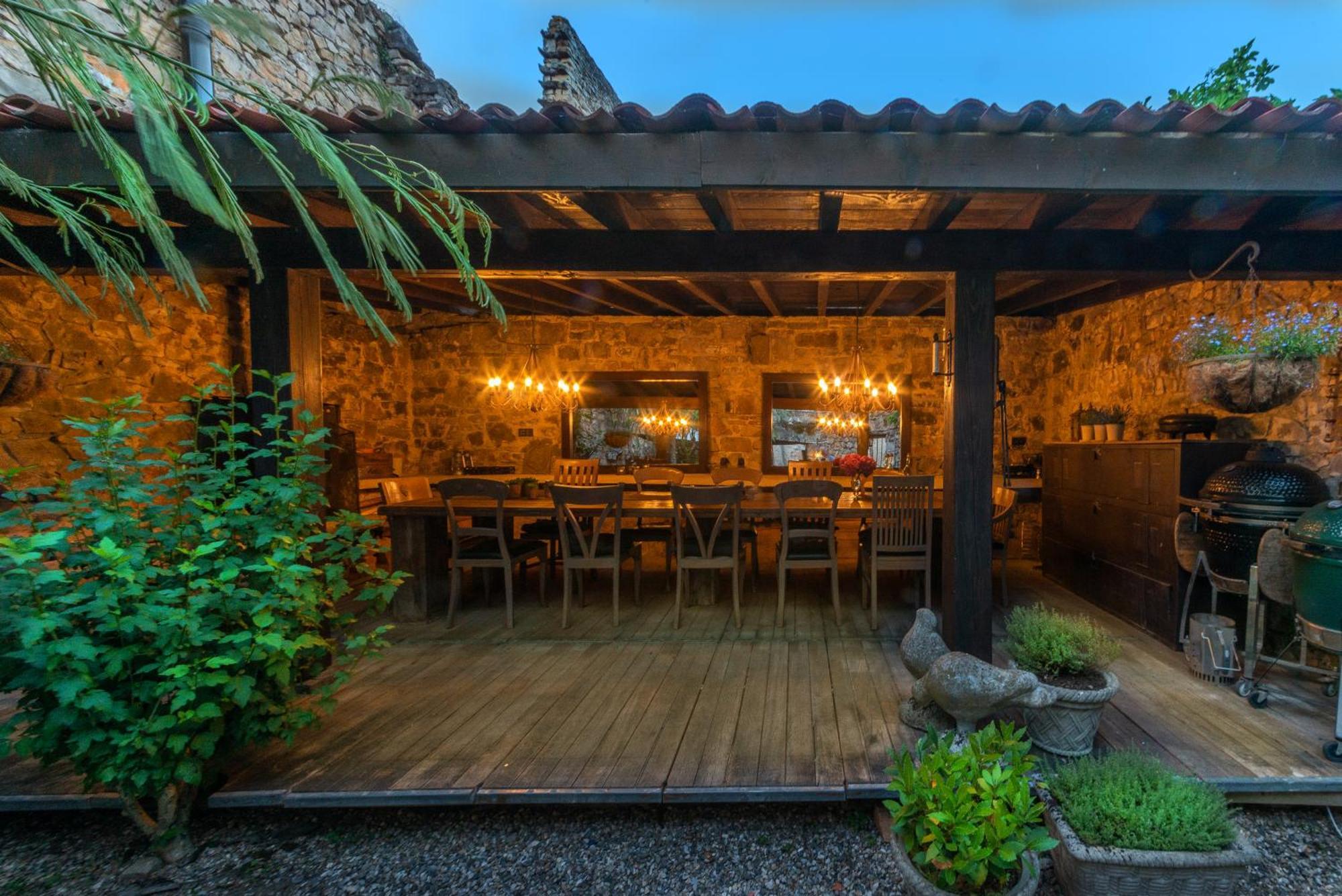 La Maison Au Puits Cordes Sur Ciel Luaran gambar